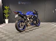YAMAHA R7