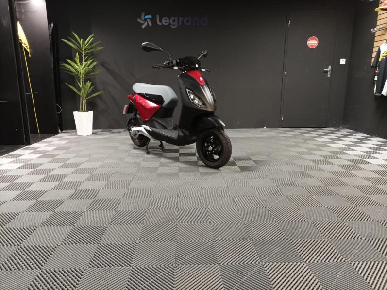 PIAGGIO 1 + électrique ONE  50 cm3